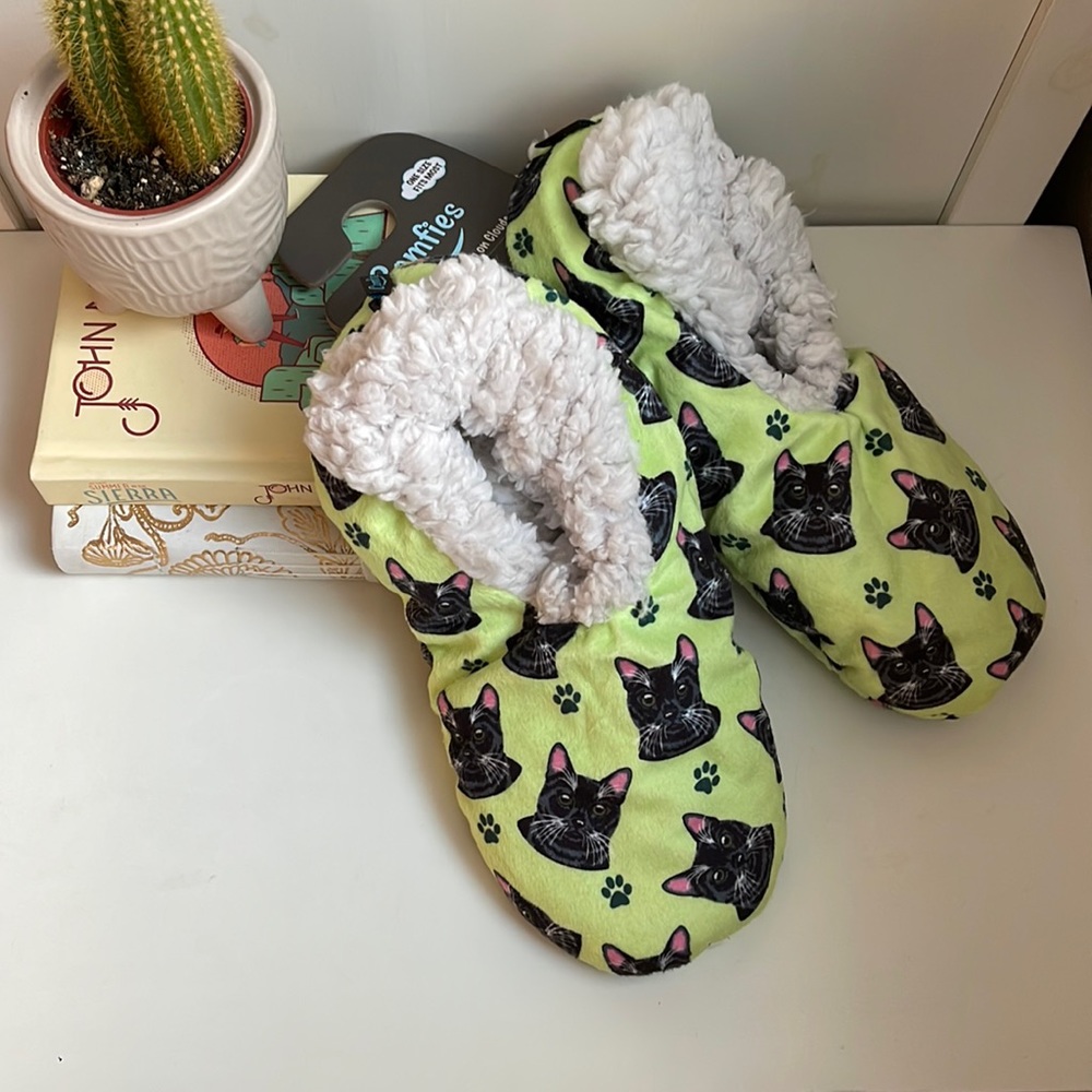 NWT Black Cat Comfies Non-Slip Slippers! Lime Green!